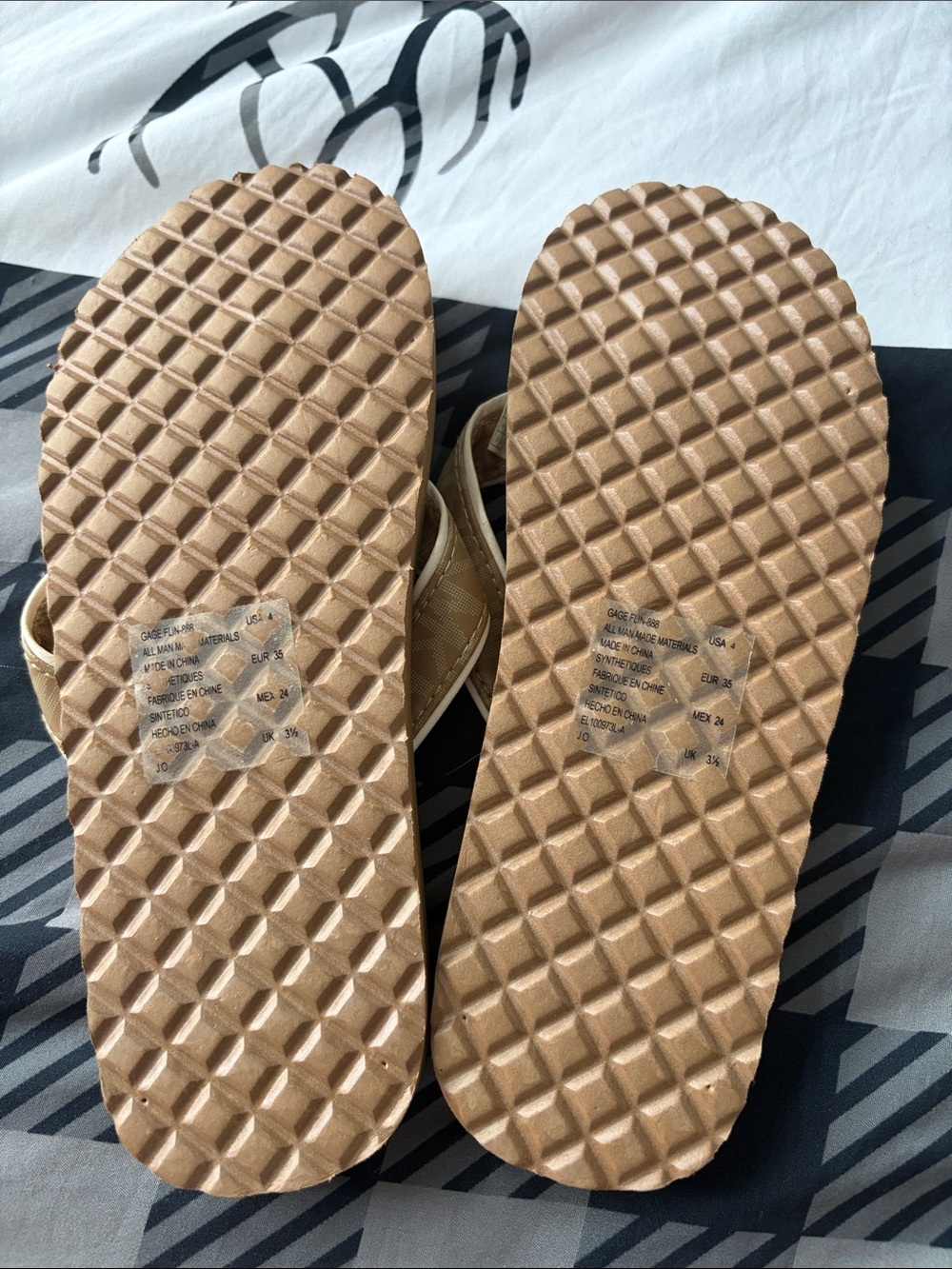 Michael Kors Thong Sandals - Picture 7 of 7